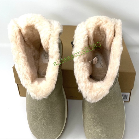 💥MEGA SALE!💥UGG  Women’s Boots Arielle Sparkle Boot Fur Gold Size 6 1112090 - Picture 7 of 11